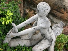 Massage in Bangkok Massage Skulptur